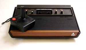 O Video Computer System, que mais tarde ficaria famoso no mundo como o Atari 2600.